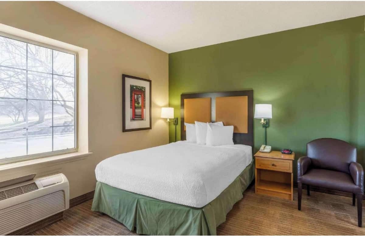 Chambre, 1 grand lit, non-fumeur (Kitchen) | Accès au Wi-Fi (inclus), literie fournie