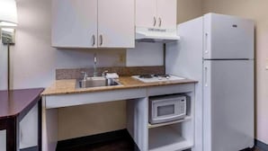 Private kitchen - Motel 6 Suites Chicago Lisle IL (Lisle)