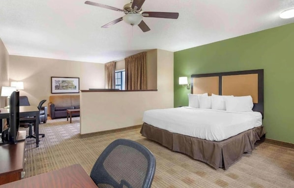 Iron/ironing board, free WiFi, bed sheets