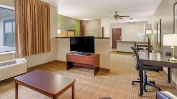 Quarto, 2 camas de casal, para não fumantes (Kitchen) | Ferros/tábuas de passar roupa, Wi-Fi de cortesia, roupa de cama