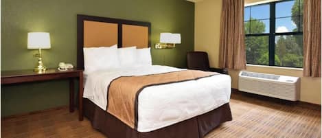 Room, 1 Queen Bed, Non Smoking (Kitchen)