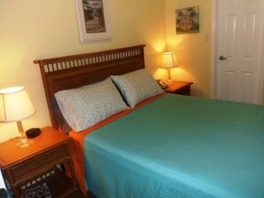 1 bedroom, iron/ironing board, free WiFi, bed sheets - Beach front pool side resort condominium in Galveston Texas. Great view of Gulf. (Galveston)