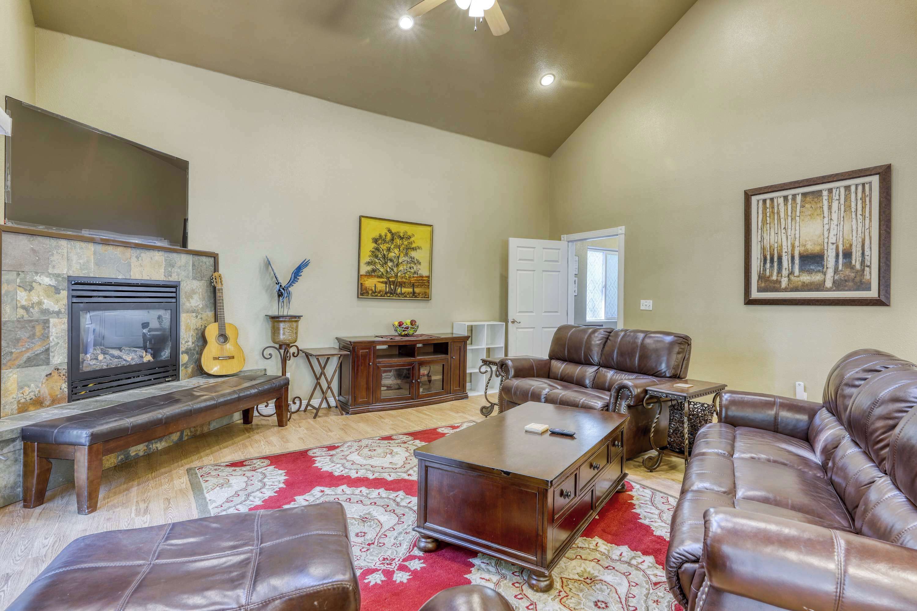 TV, fireplace, offices