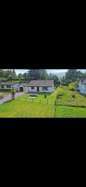 Exterior - Cosy Scottish Highland home situated between Fort William and Glenfinnan (Blaich)
