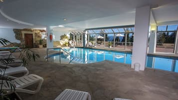 Una piscina techada
