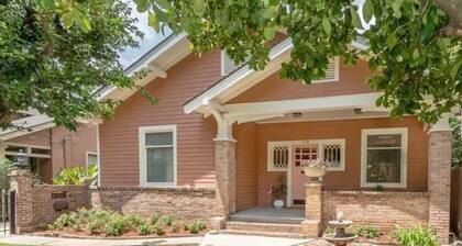 3-bedroom bungalow in Spanish Town Baton Rouge 3mi from LSU!