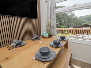 Dining - Oakland (Tywyn)