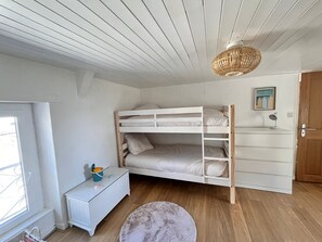 Bügeleisen/Bügelbrett, WLAN, Bettwäsche