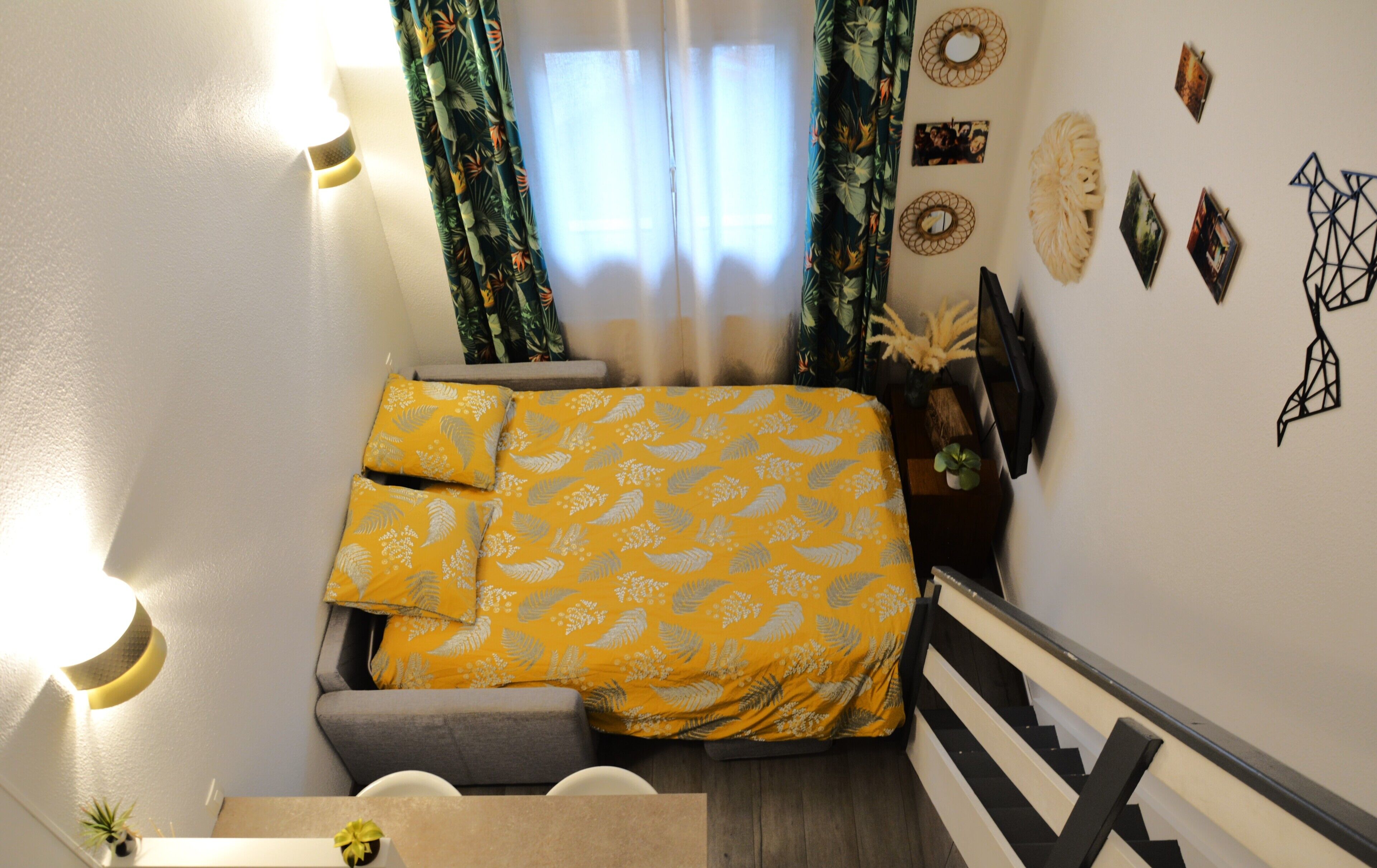Iron/ironing board, Internet, bed sheets