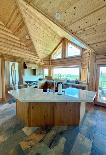 Big Arm Farm • Luxury Bear Lake Cabin • Sleeps 10+