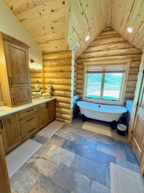 Bathroom - Luxury Bear Lake Cabin at Big Arm Farm - Sleeps 12 (Saint Charles)