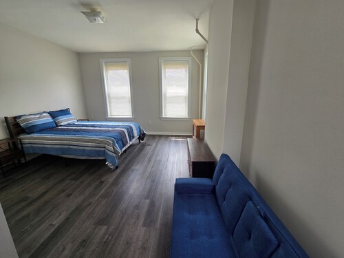Charming 6 Bed& 3bath Home Near Philadelphia