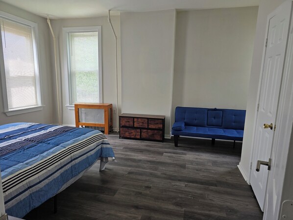 House, 6 Bedrooms, Smoking | 6 bedrooms - Charming 6 Bed& 3bath Home Near Philadelphia (Camden)