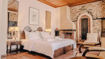 Signature Suite, Courtyard View