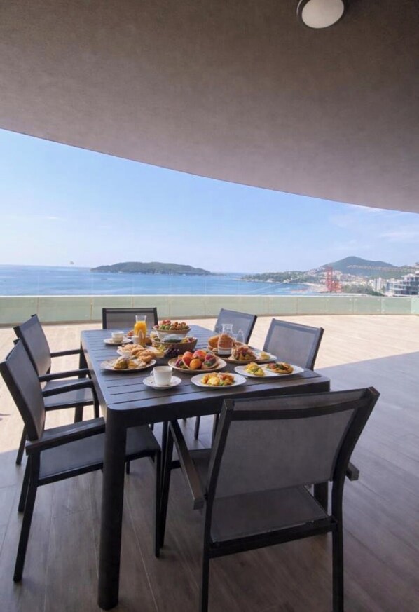 Outdoor dining - The Best View in Montenegro (Bečići)
