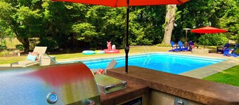 Peaceful 4BR/2.5BA Refuge Near University, Downtown, & Beach