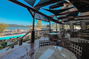 Outdoor dining - Modern Rustic Luxury | Fireplace & Media Room | Outdoor Pool (Whitefish)