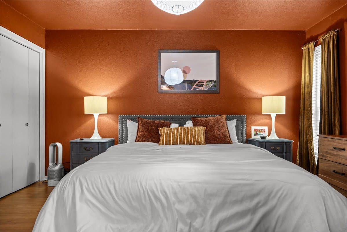 Elegant simplicity for a perfect vacation sleep.