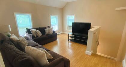 Walk to Gillette Stadium - Sleeps 6 - Parking