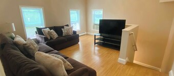Walk to Gillette Stadium - Sleeps 6 - Parking