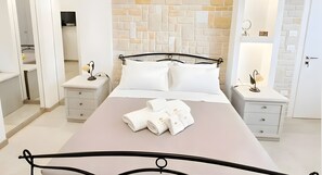 WiFi, bed sheets