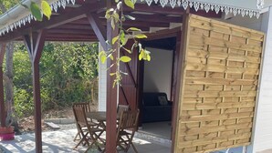 Outdoor dining - Lanmou 1 Vacation Rental (La Désirade)