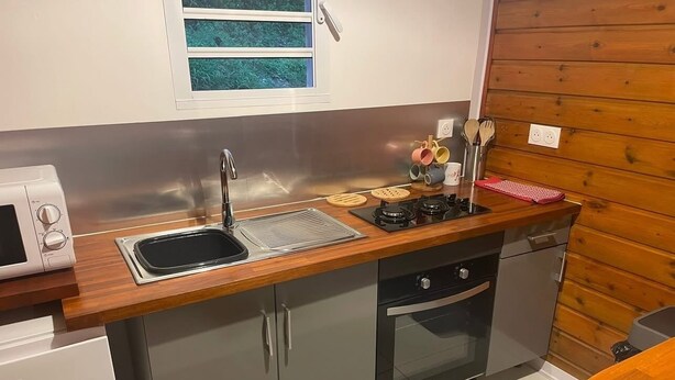 Private kitchen - Lanmou 1 Vacation Rental (La Désirade)