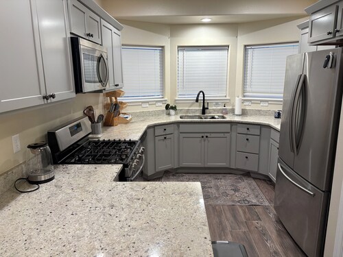 Modern 3-bedroom house in fantastic Pueblo West near the Pueblo Reservoir