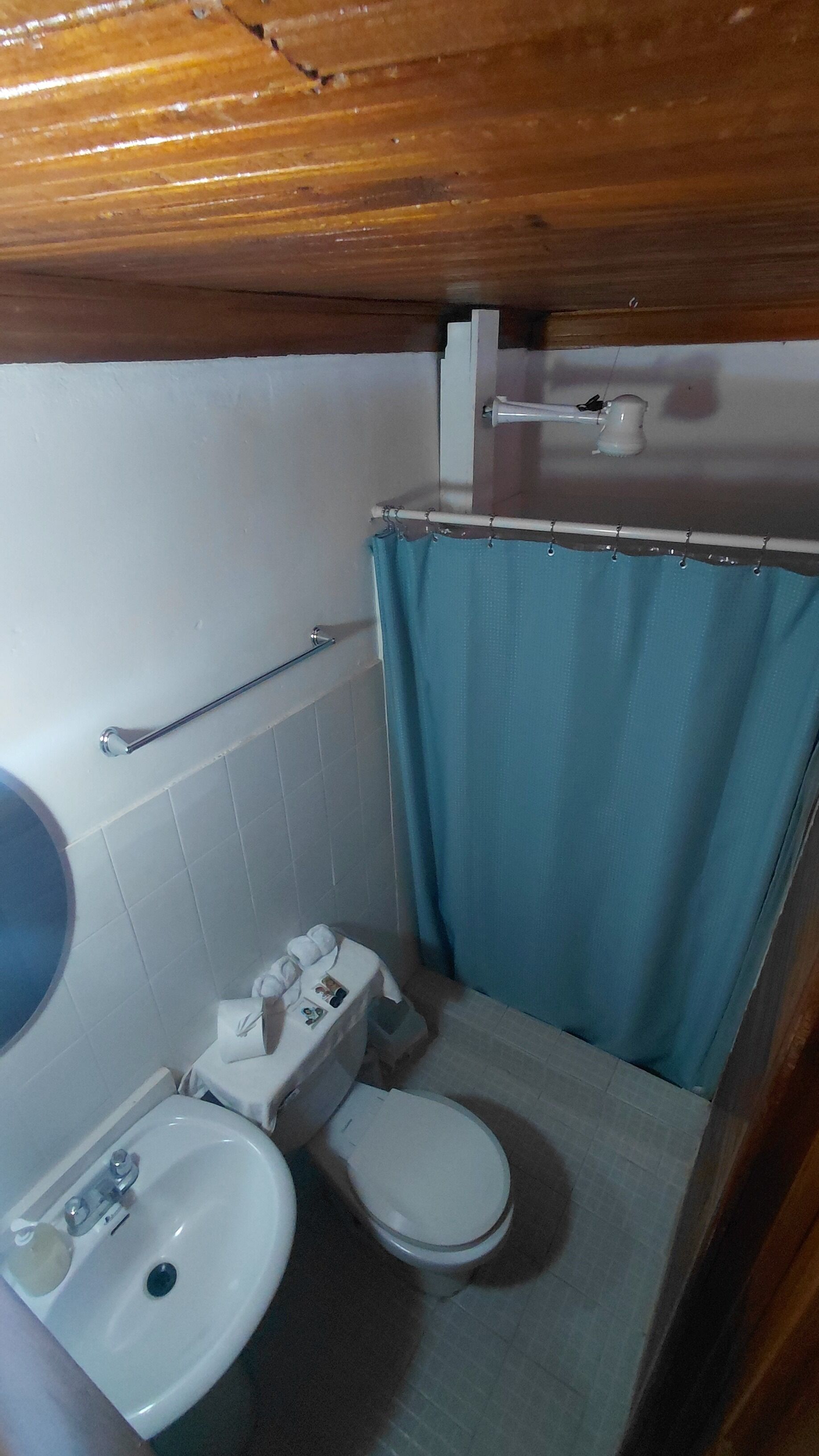 Deluxe Double Room, Balcony | Bathroom