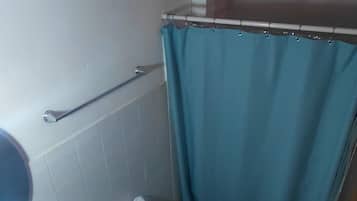 Deluxe Double Room, Balcony | Bathroom