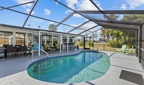 Pool - Cozy 2-bedroom house in gorgeous Nokomis with AC (Nokomis)