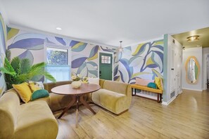 Enjoy meals, conversations, and laughter in this sunny dining area. - 5 Bed*Pet Friendly*Cowboy Pool (Savannah)