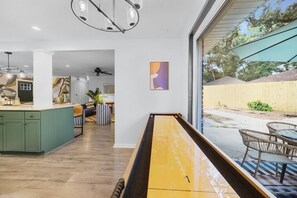 Whether you're a pro or just playing for laughs, the shuffleboard table adds a playful touch to your stay. - 5 Bed*Pet Friendly*Cowboy Pool (Savannah)
