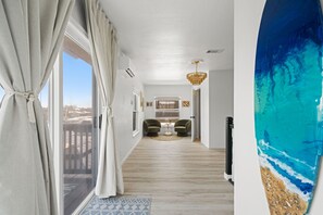 Interior - Direct Gulf access, 5 bedrooms, Hot tub, Arcade, Mini golf, Ball pit and Kayaks (Hernando Beach)