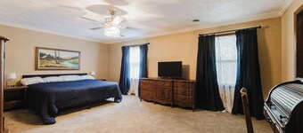 The Aerie Nebraska City • Game Room & Hot Tub