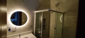 Bathroom - Vrbo Property (Cabo Frio)