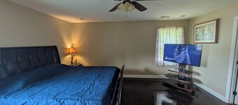3 bedroom 2 bath - House in SW Durham