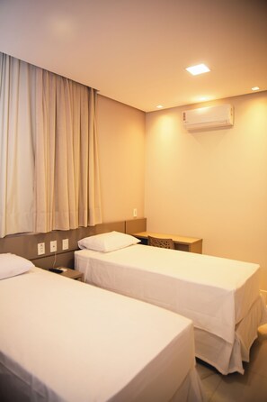 Comfort Double or Twin Room, Air conditioning, City View - Hotel Santa Rita  (Santa Cruz)