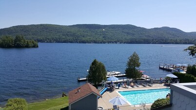 Cozy 2-bedroom condo on beautiful Lake George