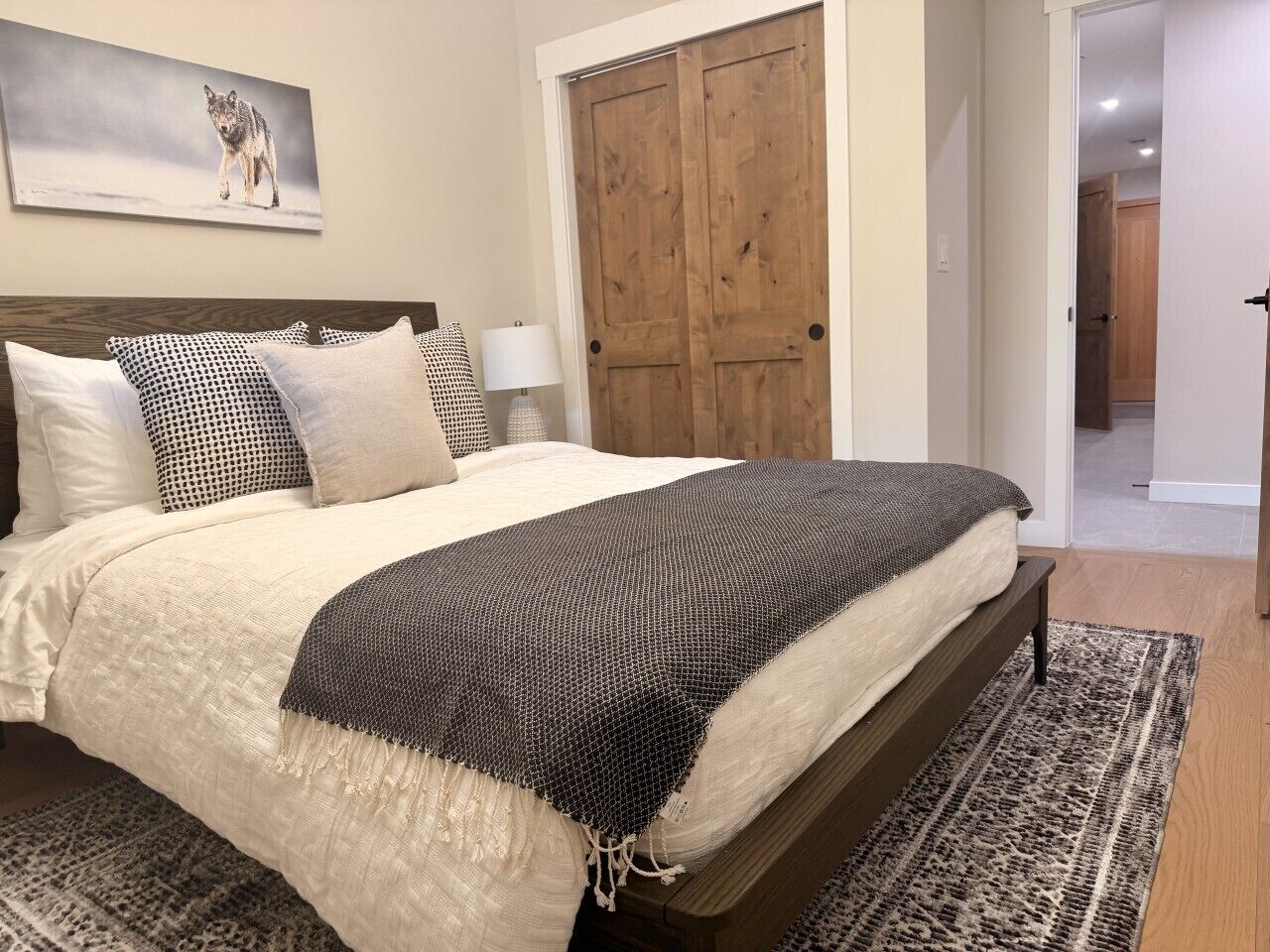 4 bedrooms, desk, iron/ironing board, travel cot
