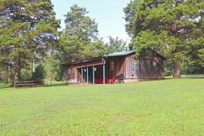 Exterior - Cozy Greers Ferry Cabin - Fishing, Golf, & Boating (Drasco)