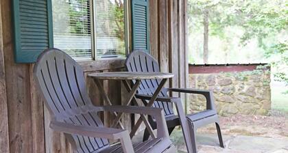 Cozy Greers Ferry Cottage - Fishing, Golf, & Boating
