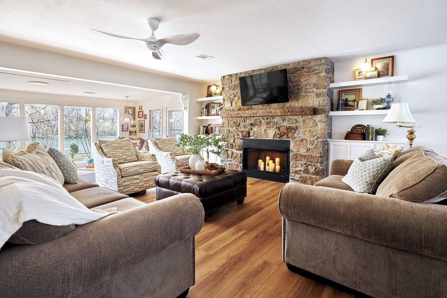 Smart TV, fireplace, DVD player, books