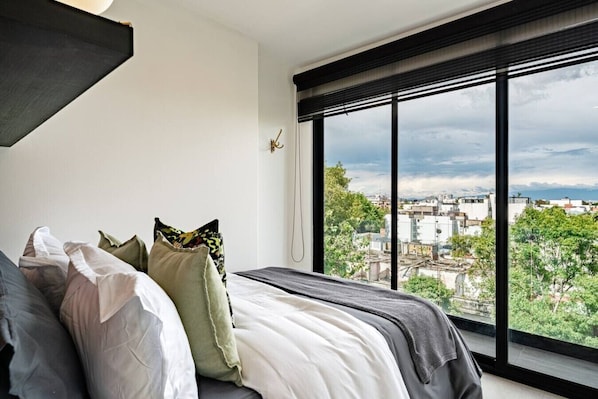 2 Schlafzimmer, Schreibtisch, Bügeleisen/Bügelbrett, WLAN