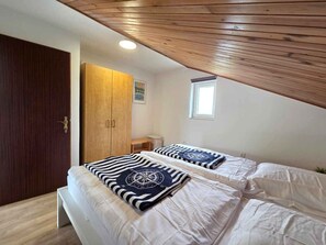 1 bedroom, WiFi - Holiday flat Apartment with balcony (Gostinjac)