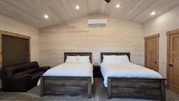1 bedroom, bed sheets