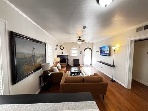 Casita Crema: Spanish Hideaway by UTEP, Downtown