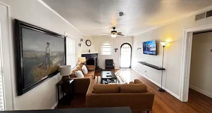 Casita Crema: Spanish Hideaway by UTEP, Downtown