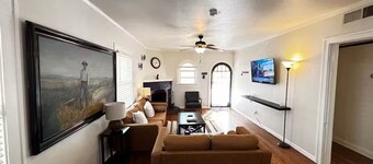 Casita Crema: Spanish Hideaway by UTEP, Downtown
