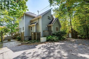 Exterior - Cozy 4 Bedroom Lake House! Perfect for Family retreats and gatherings! (Godfrey)